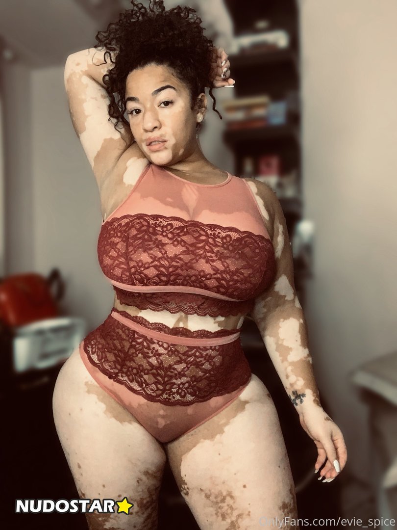 Eviespice aka Evie_spice OnlyFans Leaks 1